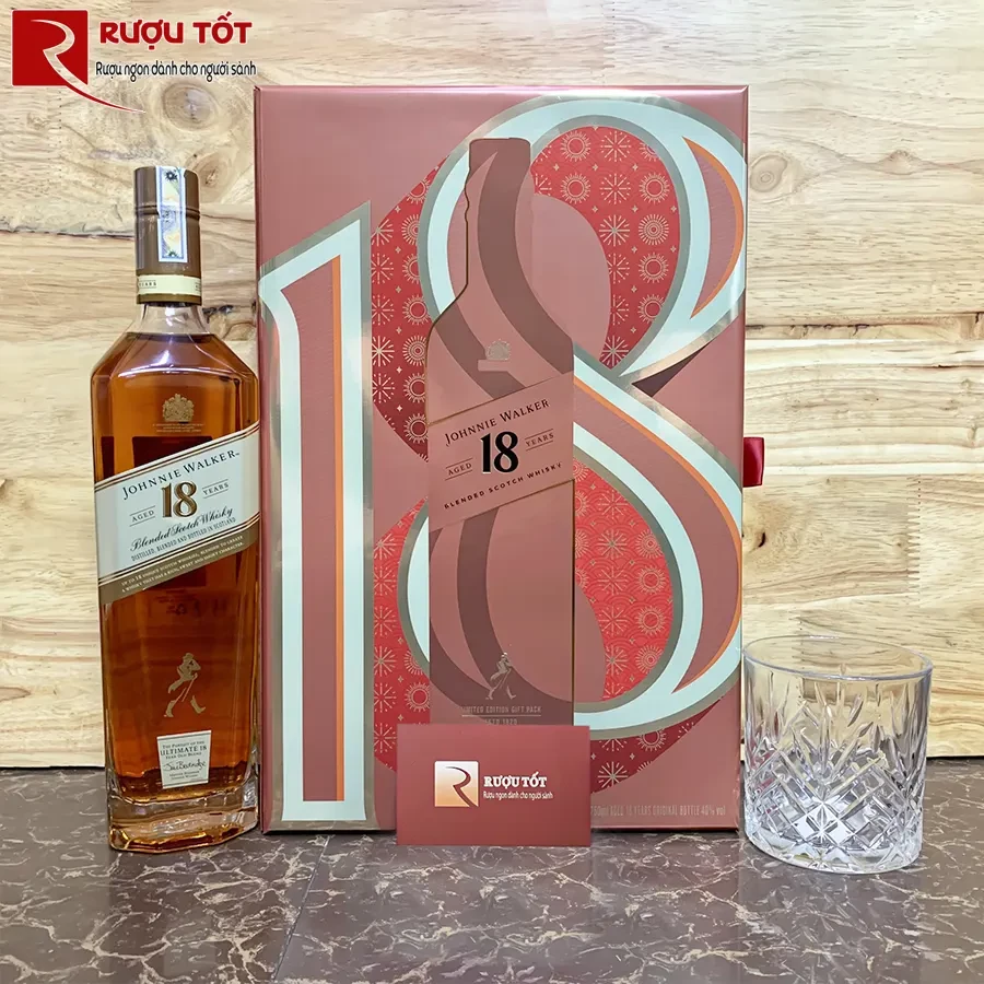 ruou johnnie walker 18 nam hop qua 2025