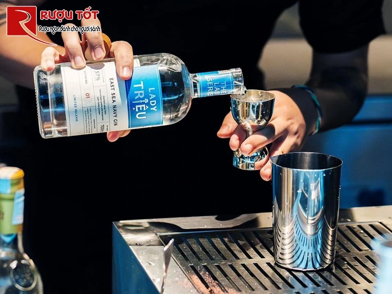 Rượu Lady Triệu Gin nhãn xanh