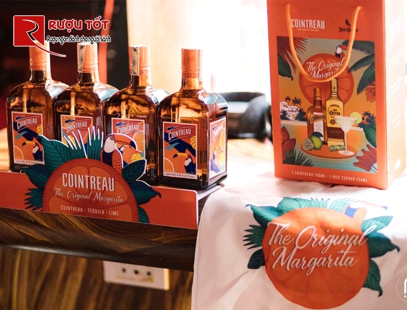 Rượu mùi Cointreau Toucan