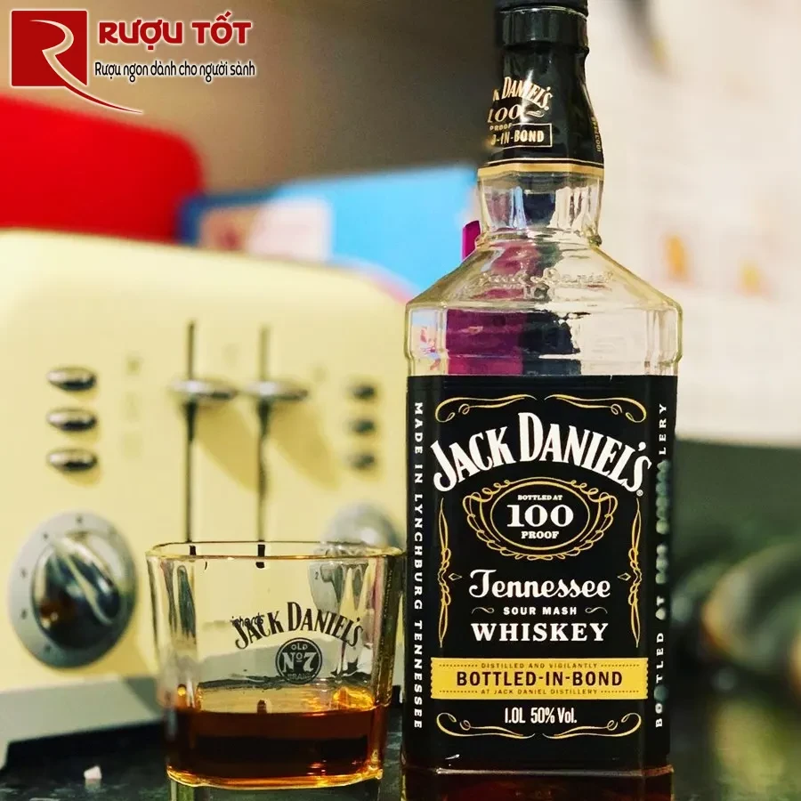 ruou Jack Daniels 100 Proof bottled-in-bond