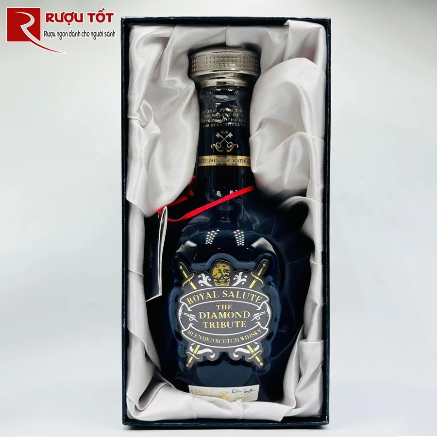 Ruou Royal Salute Diamond Tribute