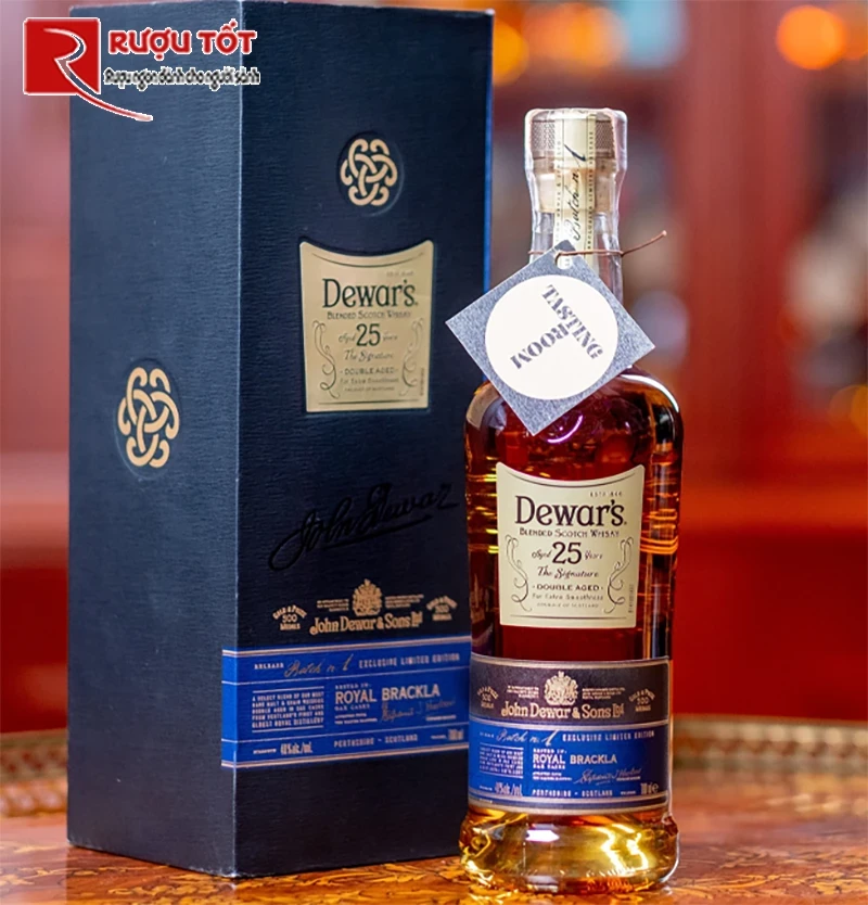 Rượu whisky Dewars 25