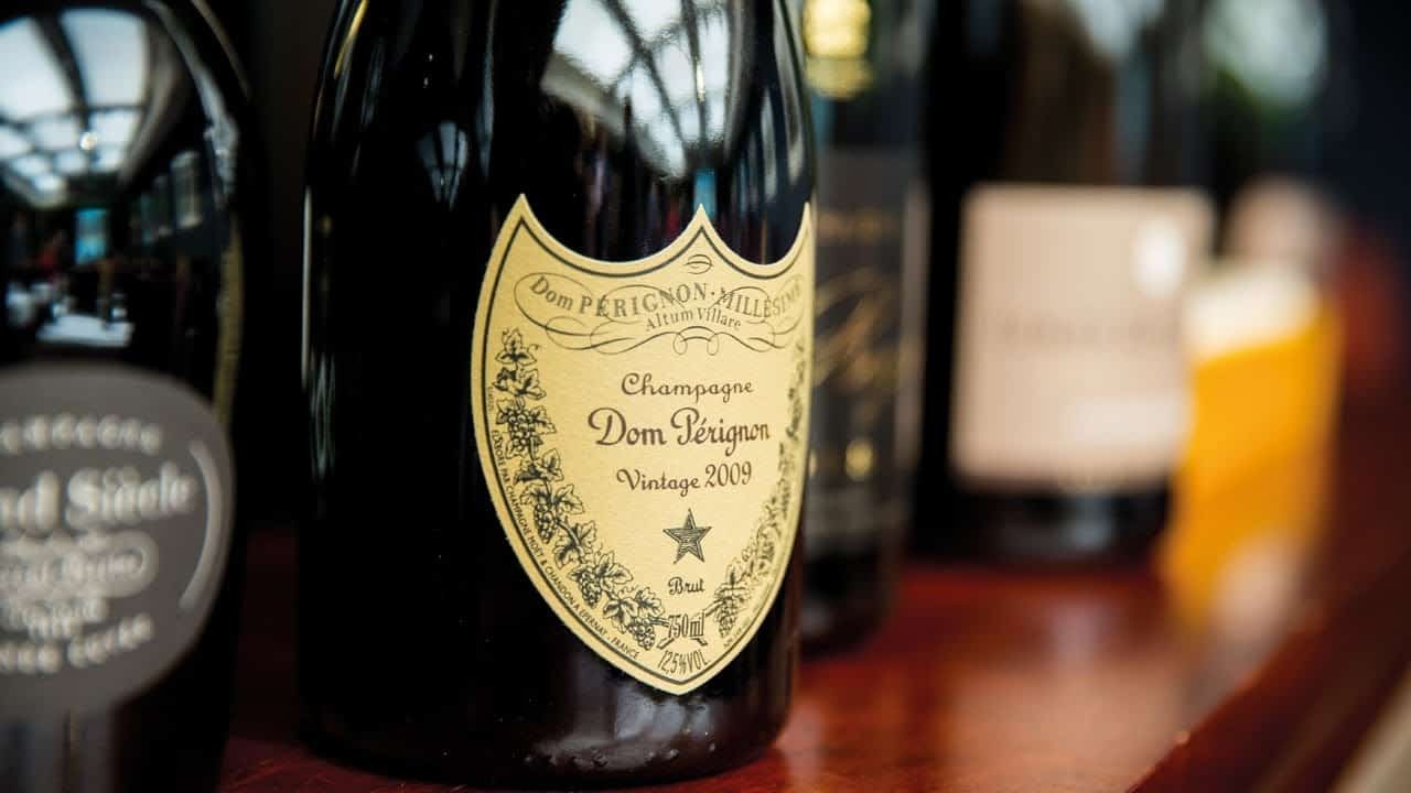 ruou-champagne-dom-perignon-brut.jpg