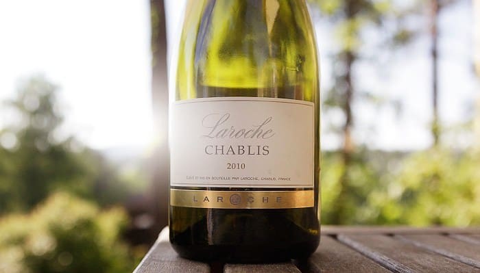 ruou-vang-trang-phap-laroche-chablis.jpg