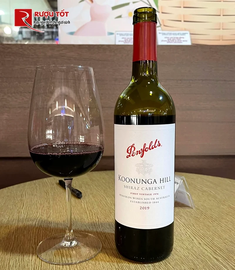 Rượu Koonunga Hill Shiraz Cabernet