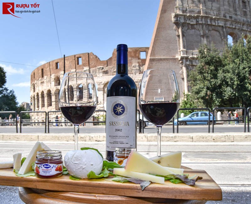 Rượu vang Sassicaia vùng Tuscany