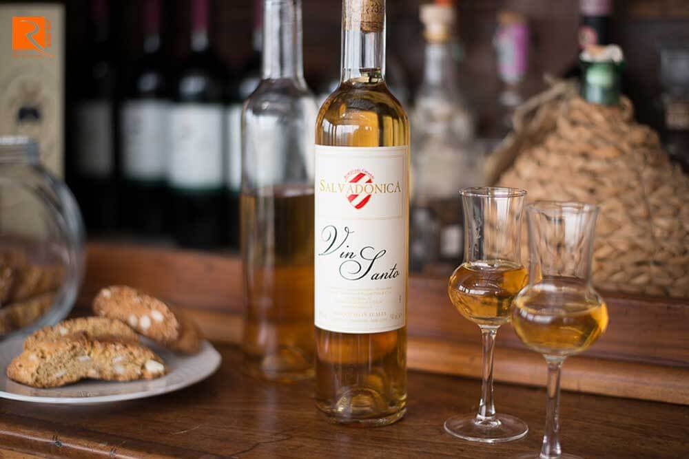 Vin Santo đến từ đâu và có lịch sử như thế nào?