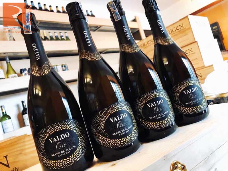 Vang nổ Ý Valdo Oro Blanc De Blancs Spumante Extra Dry