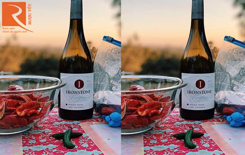 Rượu Vang Mỹ Ironstone Pinot Noir