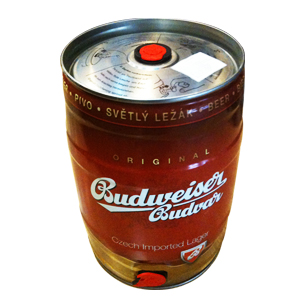 Kết quả hình ảnh cho Bia Budweiser Budvar Original bom 5l