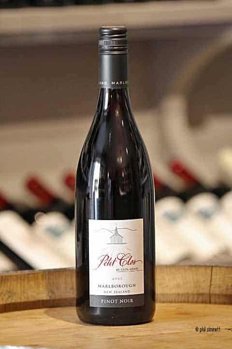 Vang New Zealand Petit Clos Pinot Noir