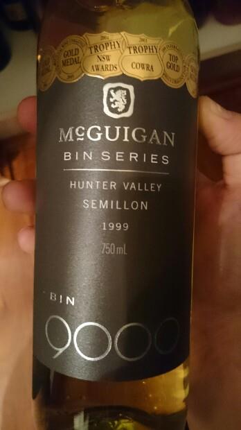 Vang Úc McGuigan Bin 9000 Semillon